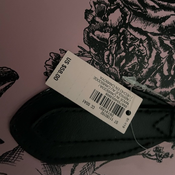 Victoria’s Secret bag-new with tags - Picture 2 of 3